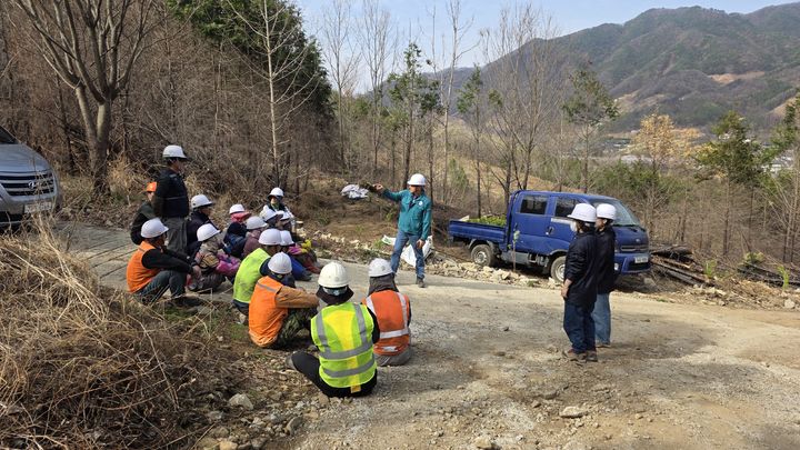 [산청=뉴시스] 산청군 조림사업 안전 점검 (사진=산청군 제공) 2026. 04. 07. photo@newsis.com *재판매 및 DB 금지