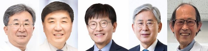 [세종=뉴시스]'제54회 보건의 날'에서 (왼쪽부터)국민훈장모란장을 수상한 서길준 국립중앙의료원장, 황조근정훈장을 수상한 박중신 서울대병원 교수, 국민훈장동백장을 수상한 김태빈 대한내과의사회 부회장, 국민훈장목련장을 수상한 정흥태 부민병원 이사장, 국민훈장석류장을 수상한 김정식 요셉의원 치과원장. (사진=보건복지부 제공) 2026.04.07. photo@newsis.com *재판매 및 DB 금지
