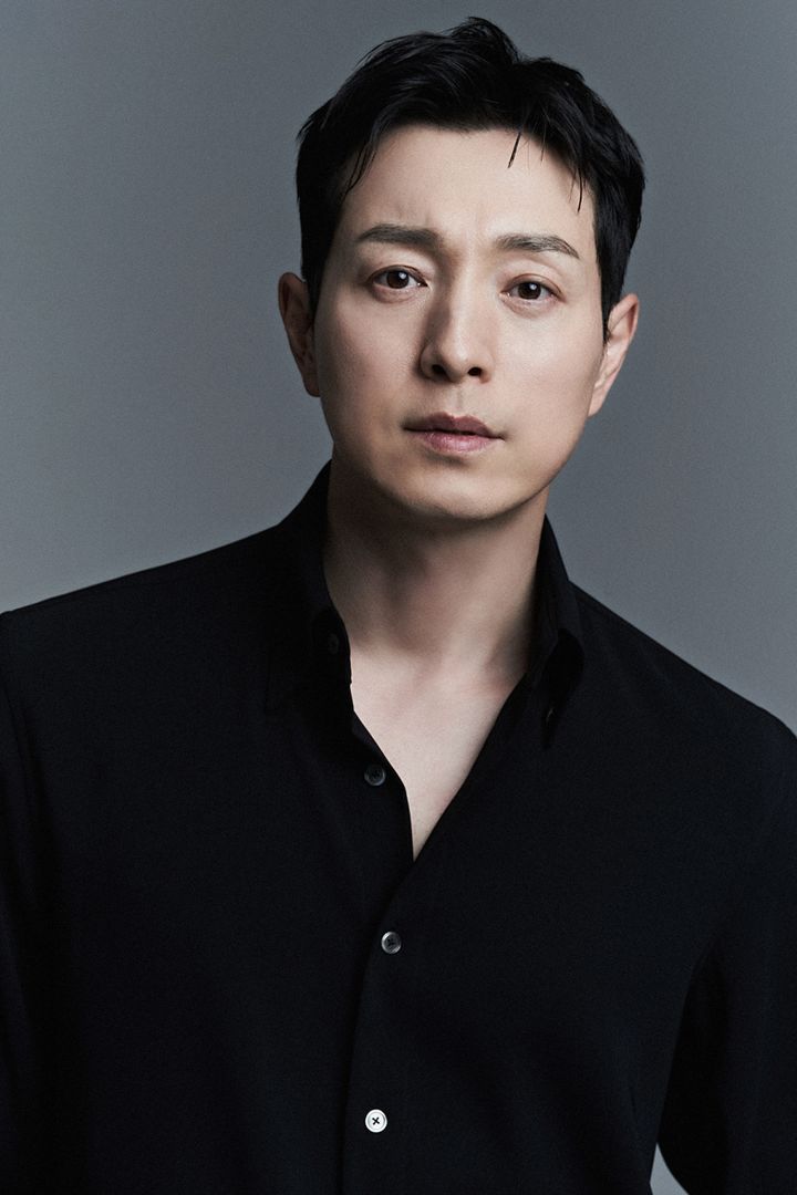 [서울=뉴시스] 배우 정성일이 유튜브 채널 '빠더너스'가 제작하는 새 코미디 시리즈 '입금 바랍니다'에 주연으로 캐스팅됐다. (사진=빌리언스) 2026.04.07. photo@newsis.com *재판매 및 DB 금지