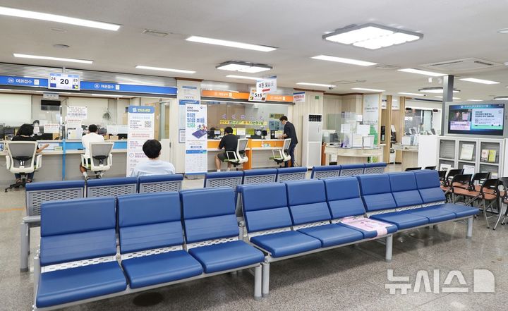 [안양=뉴시스] 안양시 종합민원실 내부 전경.(사진=안양시 제공).2026.04.07.photo@newsis.com.