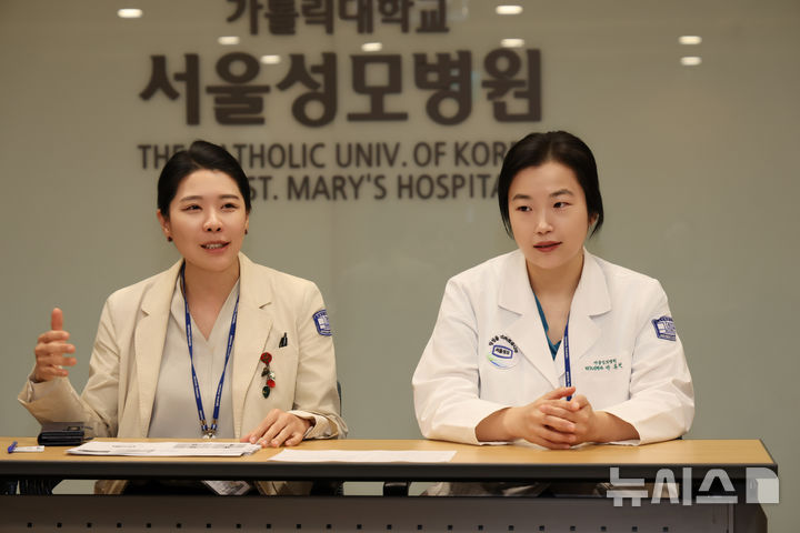 [서울=뉴시스] 신장암 건강클리닉 개소를 앞두고 신현영 서울성모병원 가정의학과 교수(왼쪽)와 박용현 서울성모병원 비뇨의학과 교수가 뉴시스와 인터뷰를 하고 있다. (사진= 서울성모병원 제공) 