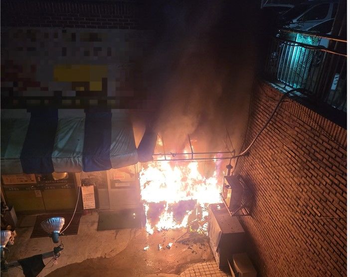 [구미=뉴시스] 음식점 화재. (사진=경북소방본부 제공) 2026.04.08 photo@newsis.com *재판매 및 DB 금지