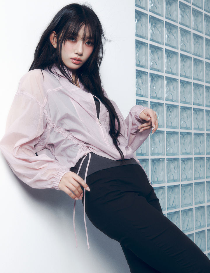 삼성물산 패션부문의 여성복 브랜드 구호플러스(kuho plus)가 일상에서 활용도가 높으면서 감각적인 디테일로 차별화한 2026년 여름 컬렉션을 출시했다고 8일 밝혔다. *재판매 및 DB 금지