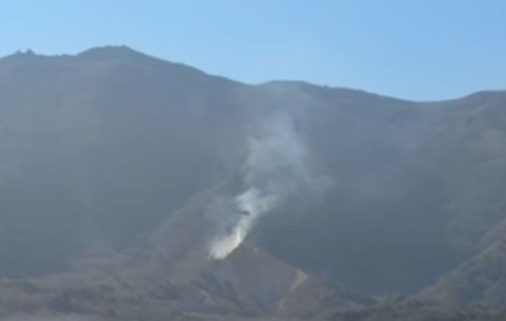 [양구=뉴시스] 8일 소방당국은 오전 8시2분께 강원 양구군 국토정앙면 죽리의 한 포 사격장에서 산불이 발생해 1시간 11분 만에 진화됐다고 밝혔다. 강원특별자치도 소방본부 제공.  *재판매 및 DB 금지