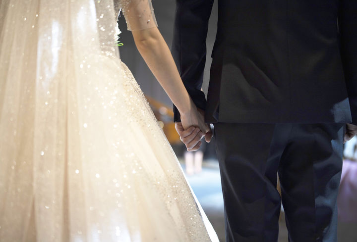 [서울=뉴시스] 일요일 오후 5시 예식이 민폐냐는 한 예비 신부의 질문에 온라인상에서 갑론을박이 이어지고 있다. (사진=유토이미지) *재판매 및 DB 금지