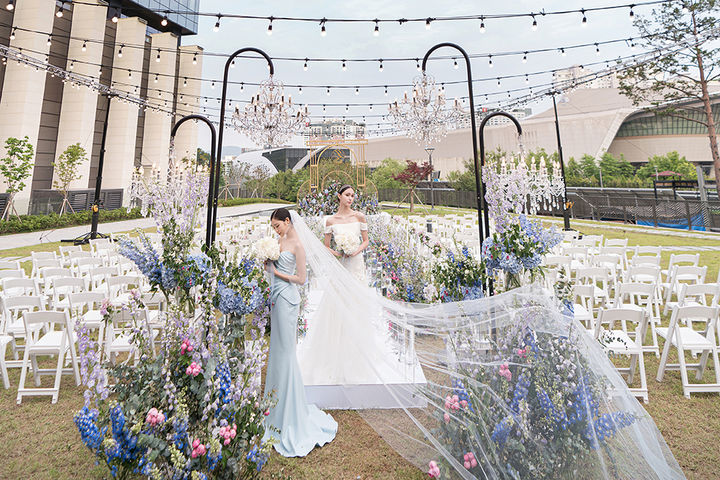 [서울=뉴시스] 더블트리 바이 힐튼 서울 판교는 야외 결혼식과 애프터 파티를 한 공간에서 진행하는 맞춤형 원스톱 웨딩 서비스를 선보인다.(사진=더블트리 바이 힐튼 서울 판교) *재판매 및 DB 금지