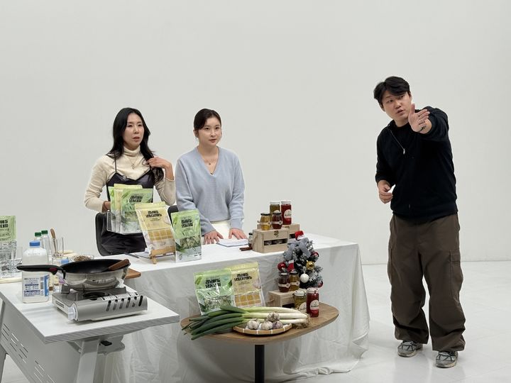 [창원=뉴시스] 강경국 기자 = 경남시청자미디어센터 쇼호스트 양성 교육 모습. (사진=창원시청 제공). 2026.04.08. photo@newsis.com *재판매 및 DB 금지