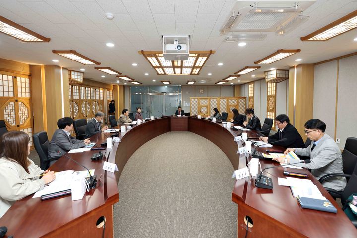 [인천=뉴시스] 아동친화도시 조성위원회' 정기회의. (사진=동구 제공) 2026.04.08. photo@newsis.com *재판매 및 DB 금지