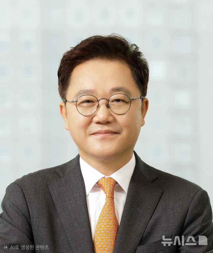 [세종=뉴시스]K-정책플랫폼은 지난 1일 총회를 열고 강석훈 성신여대 교수를 제3대 이사장으로 선임했다.(사진=K-정책플랫폼 제공)