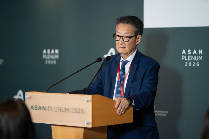 [서울=뉴시스] 빅터 차 미국 싱크탱크 전략국제문제연구소(CSIS) 한국석좌가 8일 서울 용산구 그랜드하얏트에서 진행된 아산정책연구소 주최 기자회견에서 발언하고 있다. (사진=아산정책연구원 제공) 2026.04.08. photo@newsis.com *재판매 및 DB 금지