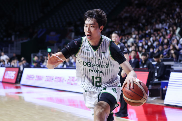 [서울=뉴시스] 프로농구 원주 DB의 정효근. (사진=KBL 제공) *재판매 및 DB 금지