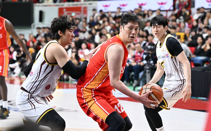 [서울=뉴시스] 프로농구 울산 현대모비스의 함지훈. (사진=KBL 제공) *재판매 및 DB 금지