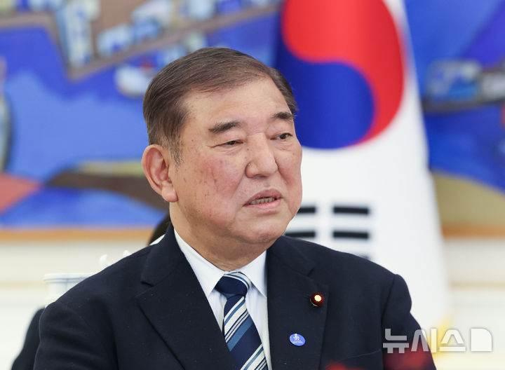 [서울=뉴시스] 최동준 기자 = 이시바 시게루 전 일본 총리가 8일 청와대에서 이재명 대통령과 오찬에 앞서 인사말을 하고 있다. (청와대통신사진기자단) 2026.04.08. photocdj@newsis.com