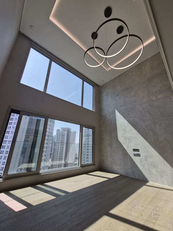 [서울=뉴시스] 정진형 기자 = 지난 8일 서울 서초구 잠원동 오티에르 반포 전용 150㎡ 펜트하우스. 2026.04.09. formation@newsis.com *재판매 및 DB 금지