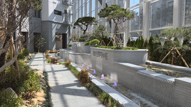 [서울=뉴시스] 정진형 기자 = 지난 8일 서울 서초구 잠원동 오티에르 반포 조경. 2026.04.09. formation@newsis.com *재판매 및 DB 금지