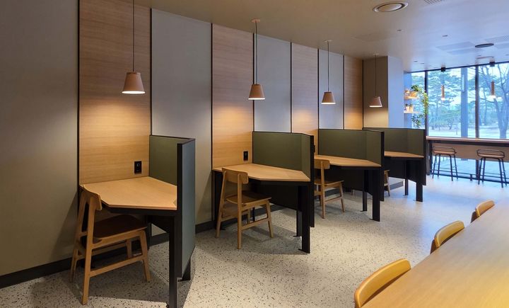 [서울=뉴시스] 스타벅스 한양대에리카점 포커스 존. (사진=스타벅스 코리아 제공) *재판매 및 DB 금지