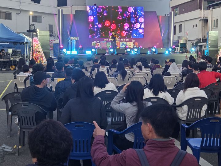 [안동=뉴시스] 'K-U시티 문화콘텐츠 활성화 사업'의 청년 공연. (사진=경북도 제공) 2026.04.09. photo@newsis.com *재판매 및 DB 금지