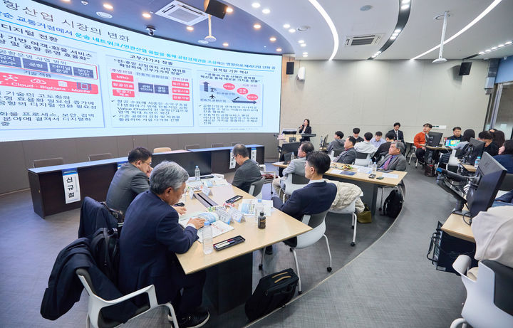 '고성장 인천 미래 신산업, 항공우주 그리고 방산'을 주제로 열린 제6회 인하인천미래디자인포럼. (사진=인하대 제공) 2026.04.09. photo@newsis.com *재판매 및 DB 금지