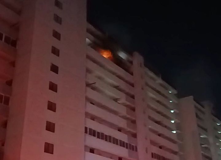 [대구=뉴시스] 지난 8일 오후 11시50분께 대구 동구 신암동 한 15층짜리 아파트 12층에서 불이 났다. (사진=대구소방안전본부 제공) 2026.04.09. photo@newsis.com *재판매 및 DB 금지