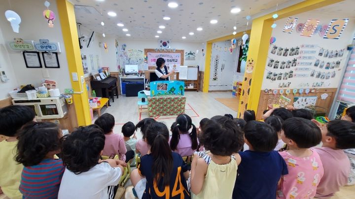 [울산=뉴시스] 울산 남구보건소가 올해 아토피·천식 안심학교를 지난해보다 2곳 늘어난 모두 34곳으로 확대 운영한다. (사진=울산 남구보건소 제공) photo@newsis.com *재판매 및 DB 금지