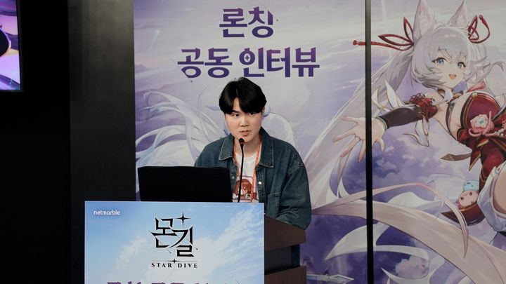 [서울=뉴시스] 넷마블은 9일 서울 구로구 지타워에서 신작 '몬길: 스타 다이브' 개발진 인터뷰를 열고 게임의 주요 특징과 향후 계획을 공개했다. 이날 현장에서 강동기 넷마블 사업부장이 직접 나서 게임을 소개했다. (사진=넷마블 제공) *재판매 및 DB 금지