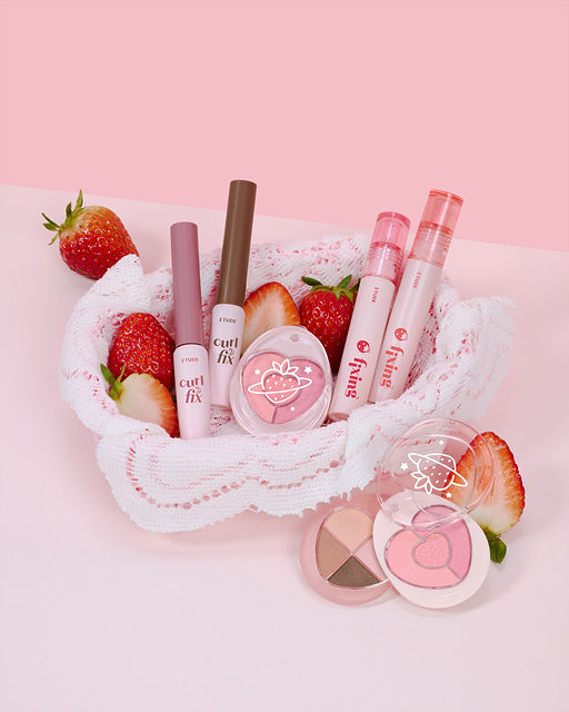 [서울=뉴시스] 에뛰드 '딸기가 추구미' 컬렉션 (사진=에뛰드 제공) 2026.04.11. photo@newsis.com *재판매 및 DB 금지