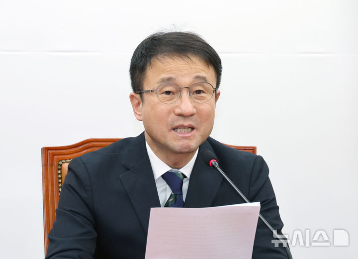 [서울=뉴시스] 김금보 기자 = 한병도 더불어민주당 원내대표가 9일 오전 서울 여의도 국회에서 열린 정책조정회의에서 발언을 하고 있다. 2026.04.09. kgb@newsis.com