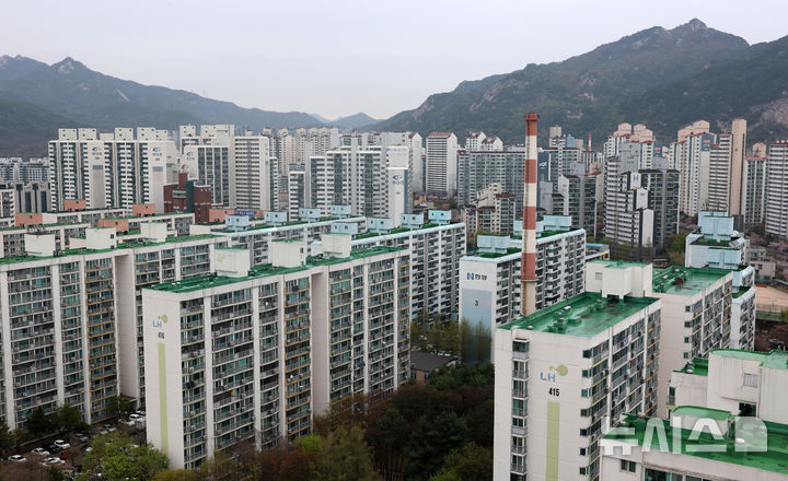 [서울=뉴시스] 이영환 기자 = 9일 오전 서울 노원구 상계동 일대 아파트가 보이고 있다. 2026.04.09. 20hwan@newsis.com