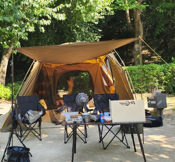 [서울=뉴시스] 지난해 6월 진행된 초안산 캠핑 1차 이용. 2026.04.10. (사진=노원구 제공) *재판매 및 DB 금지