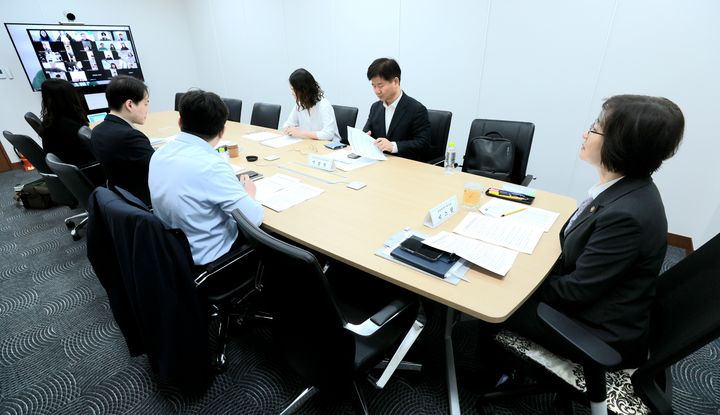[세종=뉴시스]보건복지부는 10일 오전 10시 이스란 제1차관 주재로 아동학대 예방·대응체계 개선을 위한 온라인 영상 간담회를 개최하고 일선 현장 공무원들의 의견을 청취했다. (사진=보건복지부 제공) 2026.04.10. photo@newsis.com&nbsp; *재판매 및 DB 금지