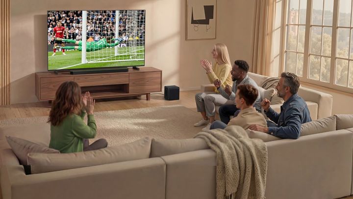 [서울=뉴시스]삼성전자는 지난달 말부터 이달 초에 걸쳐 브라질과 아르헨티나, 칠레 등 남미 국가에서 운영하는 자사 뉴스룸을 통해 초대형 화면, 축구 경기에 최적화한 이미지·음량 등을 홍보하고 있다. (사진=삼성전자 뉴스룸) 2026.04.10. photo@newsis.com *재판매 및 DB 금지