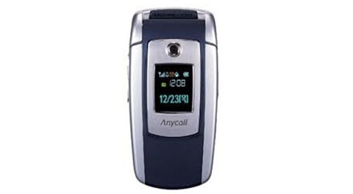 텐밀리언셀러 시대를 이어간 삼성전자의 피쳐폰 ‘SGH-E700’. (사진=삼성전자 뉴스룸) *재판매 및 DB 금지