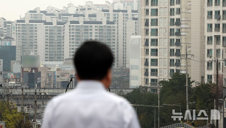 [서울=뉴시스] 최진석 기자 = 사진은 10일 서울 강북권 성북구 아파트 단지의 모습. 2026.04.10. myjs@newsis.com