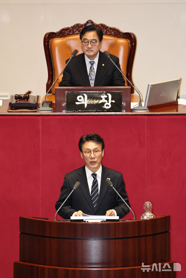 '29일만에 본회의 통과한 추경안' 감사 인사말하는 김민석 총리