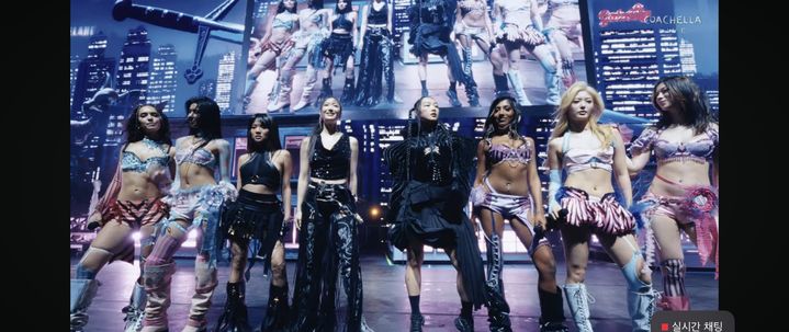 [서울=뉴시스] 캣츠아이, 헌트릭스. (사진 = 코첼라 유튜브 캡처) 2026.04.11 photo@newsis.com *재판매 및 DB 금지