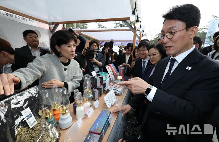 소상공인 동행축제참석한 김민석 국무총리