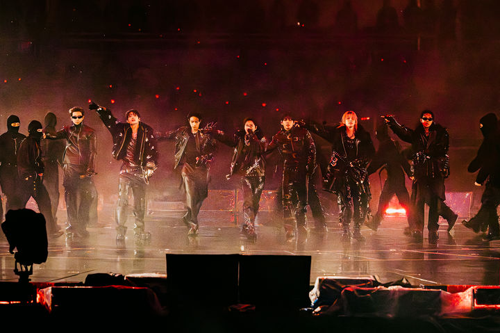 [고양=뉴시스] 글로벌 슈퍼그룹 '방탄소년단'(BTS)이 지난 9일 경기 고양 고양종합운동쟝 주경기장에서 월드투어 '아리랑' 포문을 열고 있다. (사진 = 빅히트 뮤직(하이브) 제공) 2026.04.11 photo@newsis.com *재판매 및 DB 금지