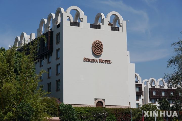 [이슬라마바드=신화/뉴시스] 이란과 종전 협상에 나설 미국 대표단이 11일(현지 시간) 협상 장소인 파키스탄에 도착하면서 양국 간 협상이 본격화될 전망이다. 협상 장소로 알려진 이슬라마바드의 세레나 호텔. 2026.04.11 