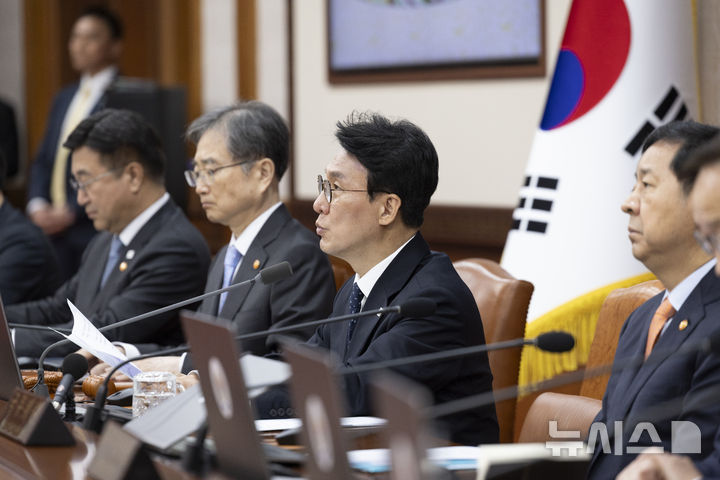 모두발언하는 김민석 국무총리