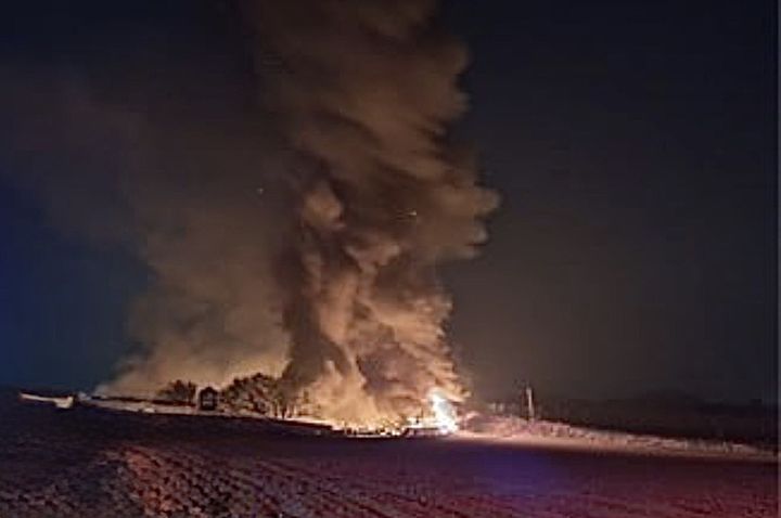 [수원=뉴시스] 이천 양계장 화재 당시 모습. (사진=경기도소방재난본부 제공) 2026.04.12. photo@newsis.com *재판매 및 DB 금지