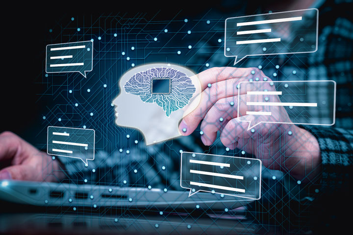[서울=뉴시스] 12일 홍콩 사우스차이나모닝포스트(SCMP)는 80대 어머니를 위로하기 위해 사망한 외아들 A씨를 AI로 구현한 가족의 사연을 보도했다. A씨의 아들은 아버지의 정보를 AI 기업에 넘겨 '디지털 쌍둥이'를 만들었다. (사진=유토이미지)