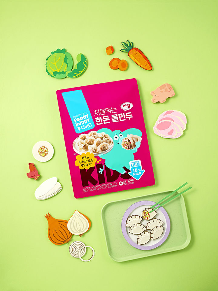 [서울=뉴시스] 하림의 어린이식 브랜드 푸디버디가 성장기 아이들의 입맛과 영양을 세심하게 고려한 '처음먹는 한돈 물만두'를 출시했다.(사진=하림) *재판매 및 DB 금지
