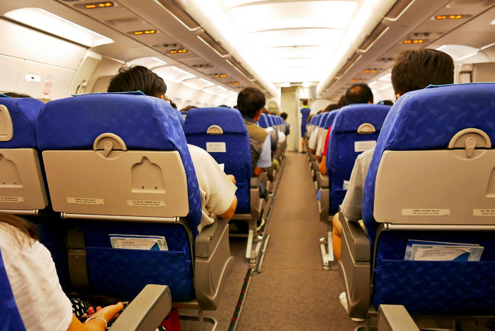 [서울=뉴시스] 지난 8일 기내에서 승무원을 성추행한 의혹을 받는 중국인 남성이 자신의 행위를 부인하며 소란을 피우다 강제 퇴거당하는 일이 벌어졌다. (사진=유토이미지) 2026.04.13. *재판매 및 DB 금지