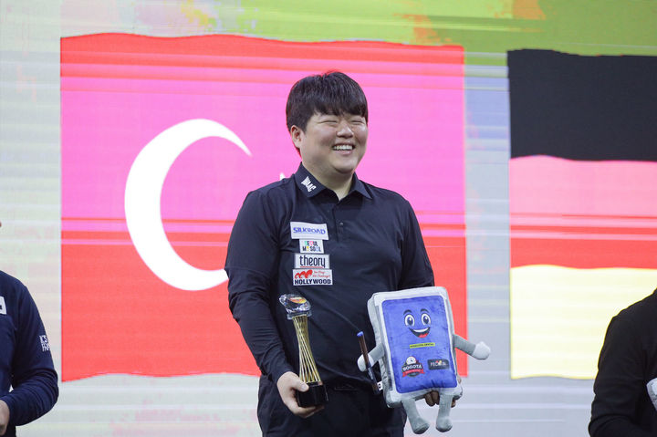 [서울=뉴시스] 조명우, 2026 세계캐롬연맹(UMB) 보고타 3쿠션 월드컵 우승. (사진=대한당구연맹 제공) *재판매 및 DB 금지