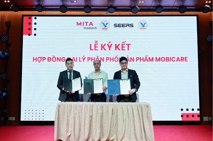 [서울=뉴시스] 웨어러블 AI 진단모니터링 기업 씨어스는 지난 10일 베트남 하노이에서 '모비케어(mobiCARE)' 론칭 행사를 개최하고, 현지 주요 의료기관 및 파트너들과 협약을 체결하며 베트남 시장 진출을 공식화했다고 13일 밝혔다. (사진=씨어스 제공) 2026.04.13. photo@newsis.com *재판매 및 DB 금지