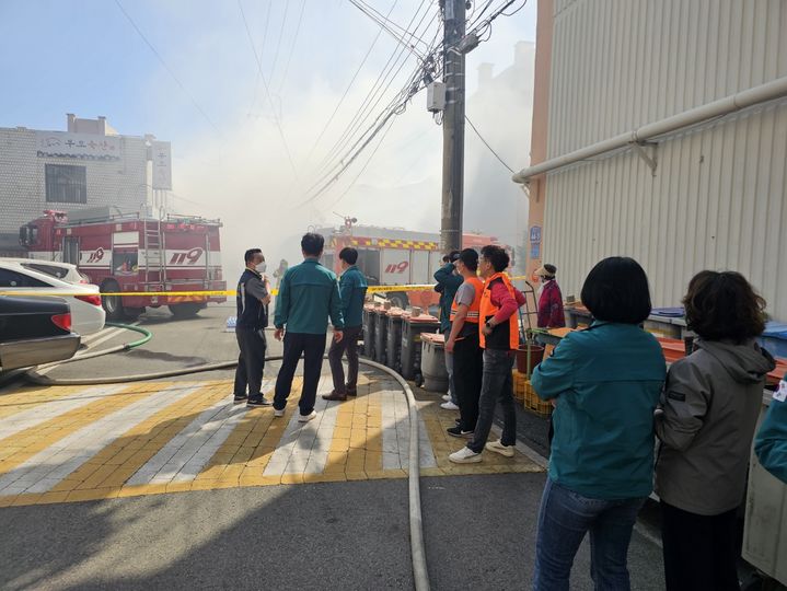 [경산=뉴시스] 경북 경산시 중방동 주택 화재. (사진=경산시 제공) 2026.04.13. photo@newsis.com *재판매 및 DB 금지