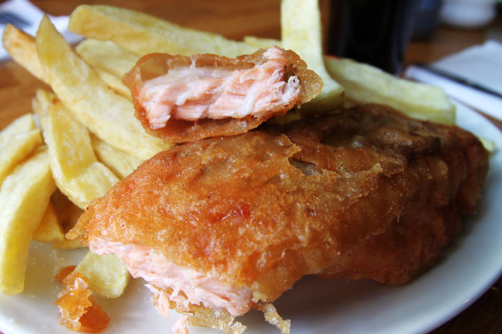 [서울=뉴시스] 영국 정부가 아동 비만 문제 해결을 위해 튀김류를 전면 금지하는 개편안을 추진한다. (사진=유토이미지)