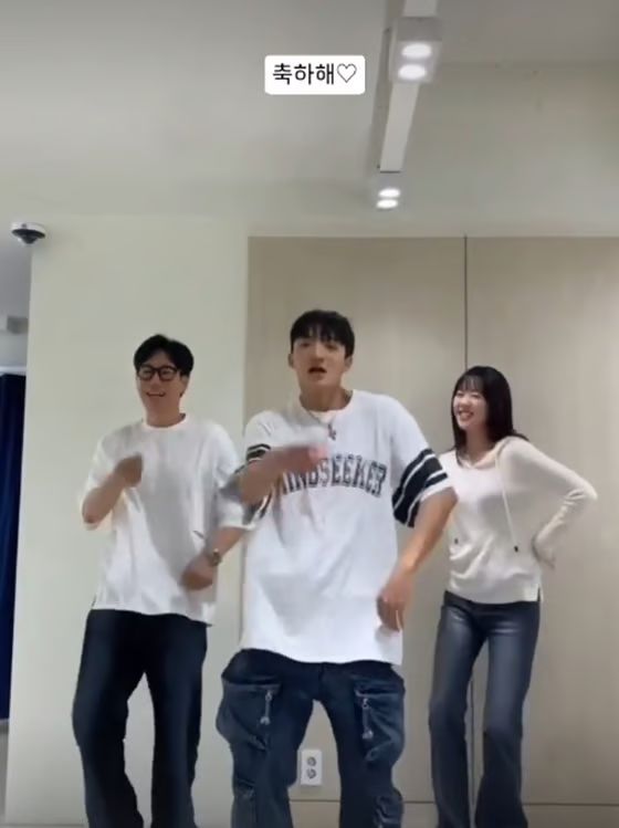 [서울=뉴시스] 방송인 지석진이 배우 지예은과 댄서 바타의 열애 소식을 축하했다. (사진 = 인스타그램 캡처) 2026.04.13. photo@newsis.com *재판매 및 DB 금지