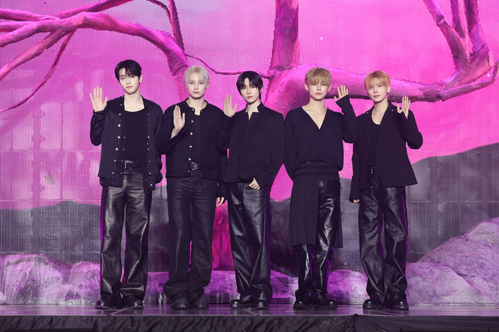 [서울=뉴시스] 투모로우바이투게더. (사진 = 빅히트 뮤직 제공) 2026.04.13 photo@newsis.com *재판매 및 DB 금지