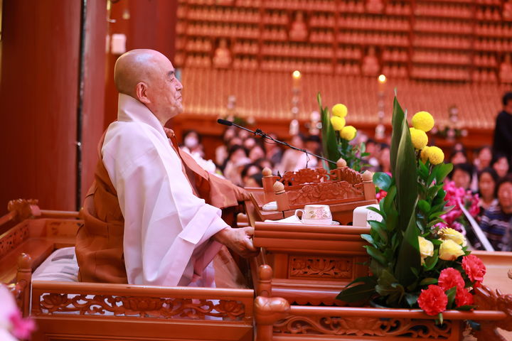 [서울=뉴시스] 13일 서울 강남구 봉은사에서 세계 평화와 국민 화합을 기원하는 '담선대법회'에 참석한 석종사 조실 혜국스님 (사진=대한불교조계종 제공) 2026.04.13. photo@newsis.com *재판매 및 DB 금지